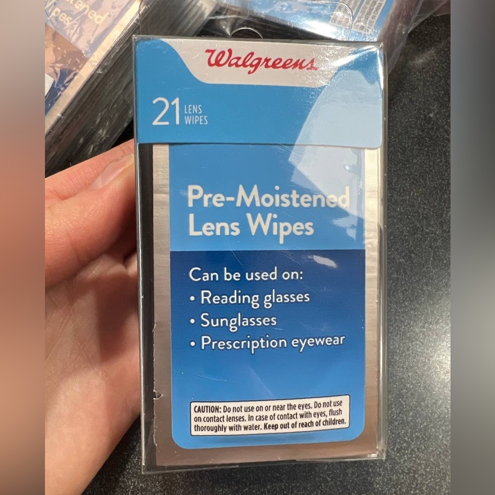 Walgreens pre-moistened 21 lens wipes new